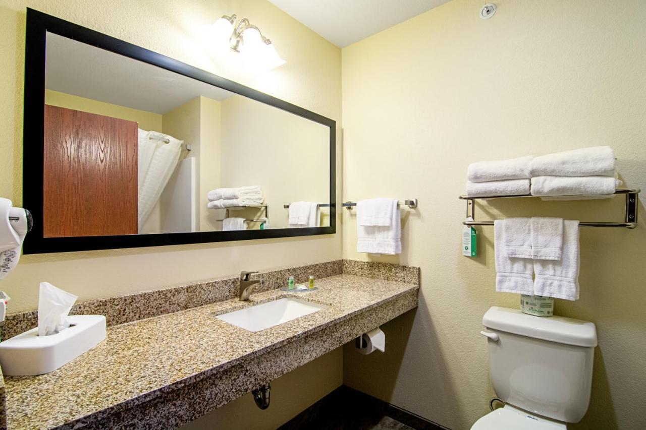 Cobblestone Hotel & Suites - Paxton ภายนอก รูปภาพ