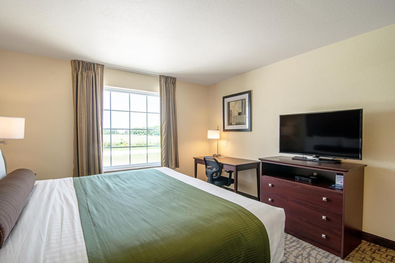 Cobblestone Hotel & Suites - Paxton ภายนอก รูปภาพ