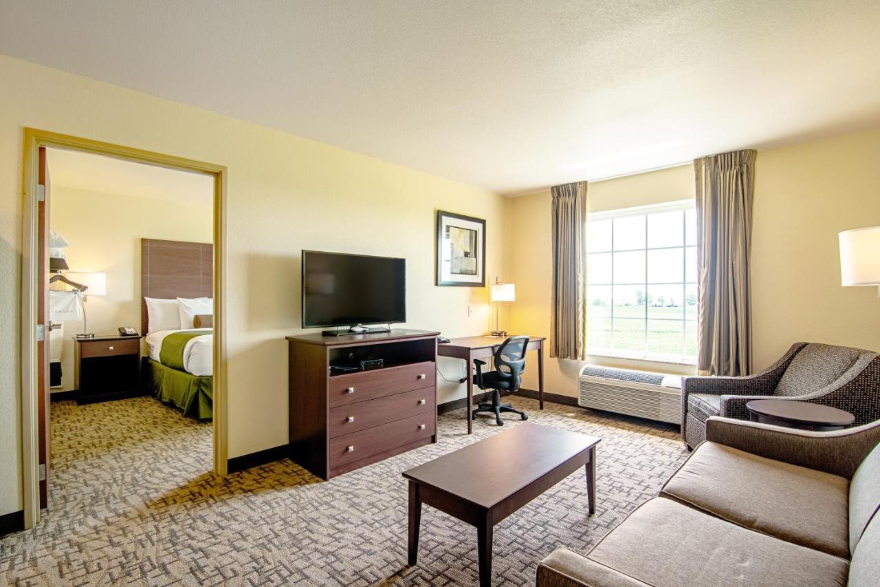 Cobblestone Hotel & Suites - Paxton ภายนอก รูปภาพ
