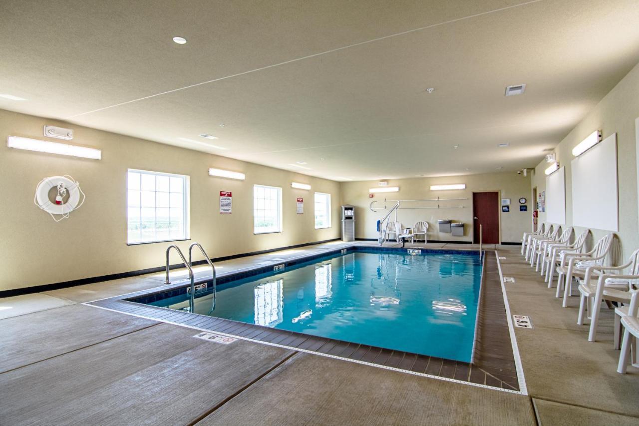 Cobblestone Hotel & Suites - Paxton ภายนอก รูปภาพ