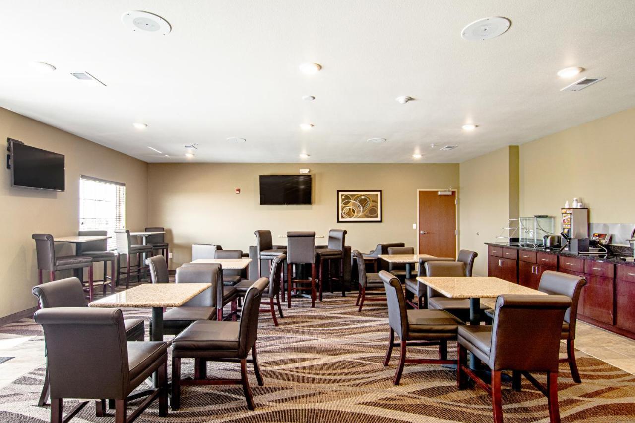 Cobblestone Hotel & Suites - Paxton ภายนอก รูปภาพ
