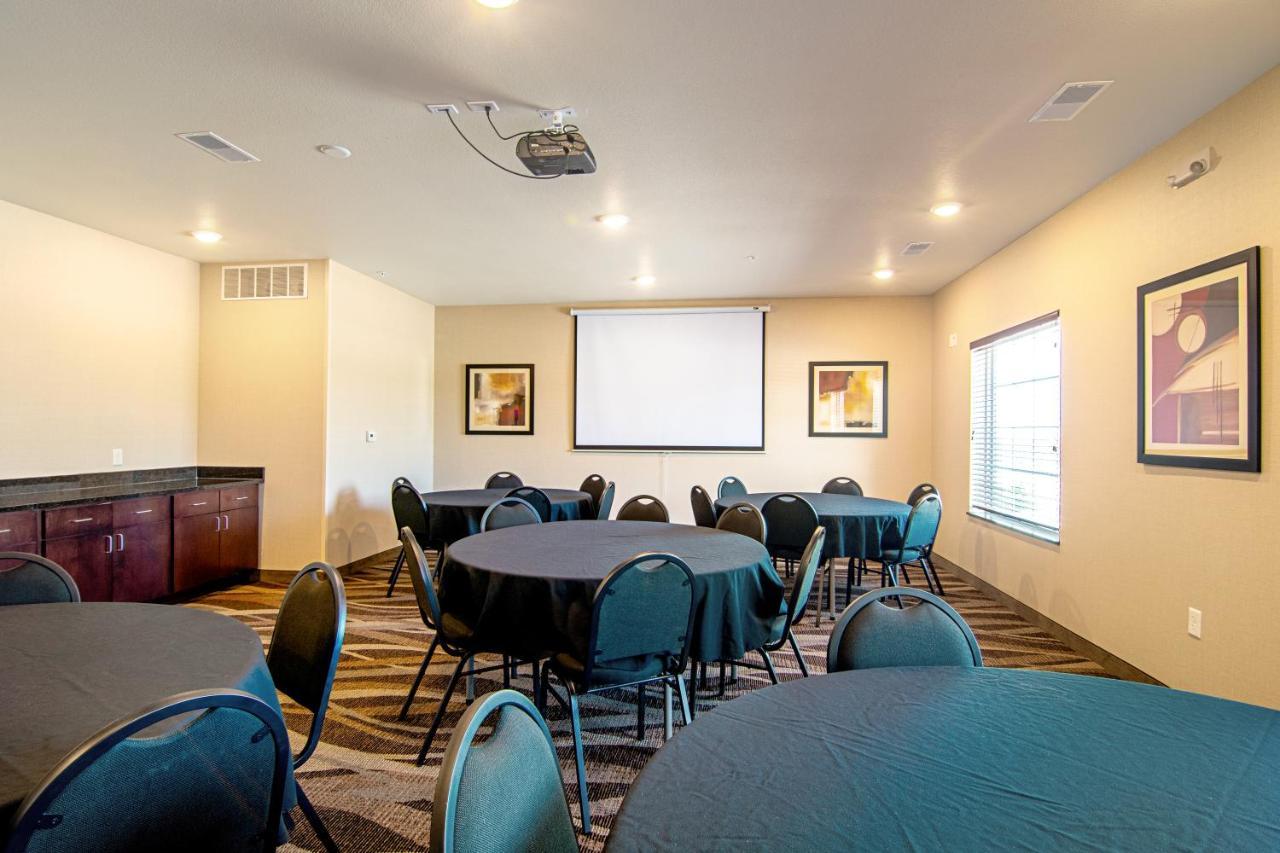Cobblestone Hotel & Suites - Paxton ภายนอก รูปภาพ